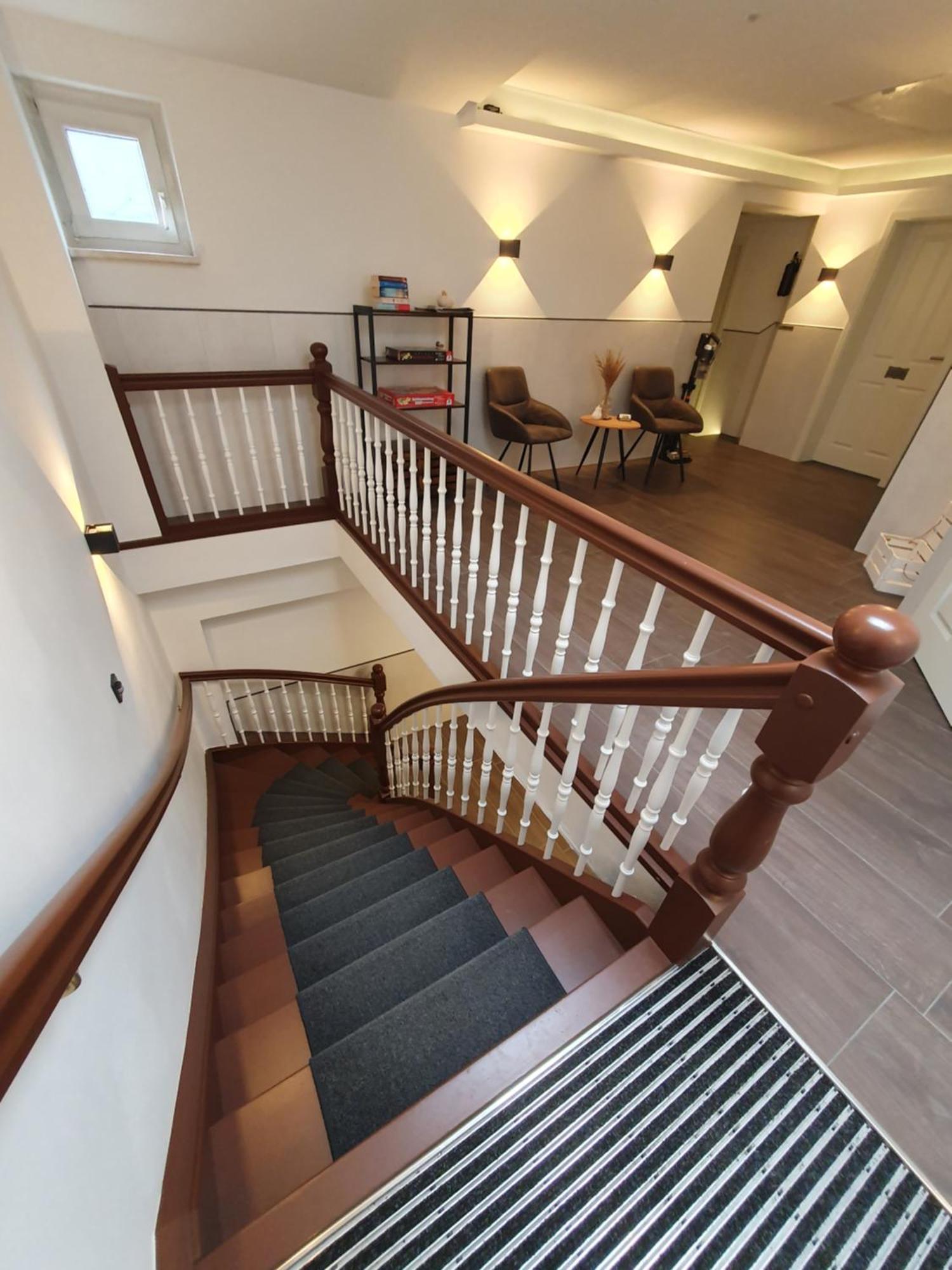 שוורין Neumuehler Hof- Ferienwohnung "Benjamin" Mit Grosser Privater Dachterasse Und Guter Anbindung In Die City מראה חיצוני תמונה